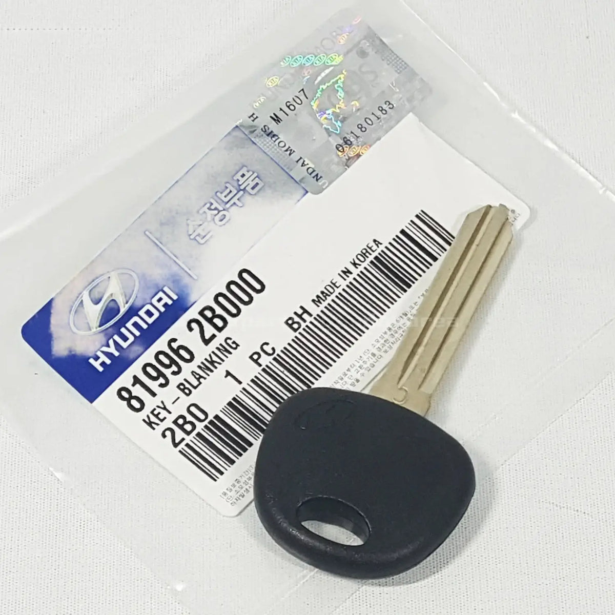 Genuine 819962B000 Uncut Blank Key For Hyundai Santa Fe 2006-2014