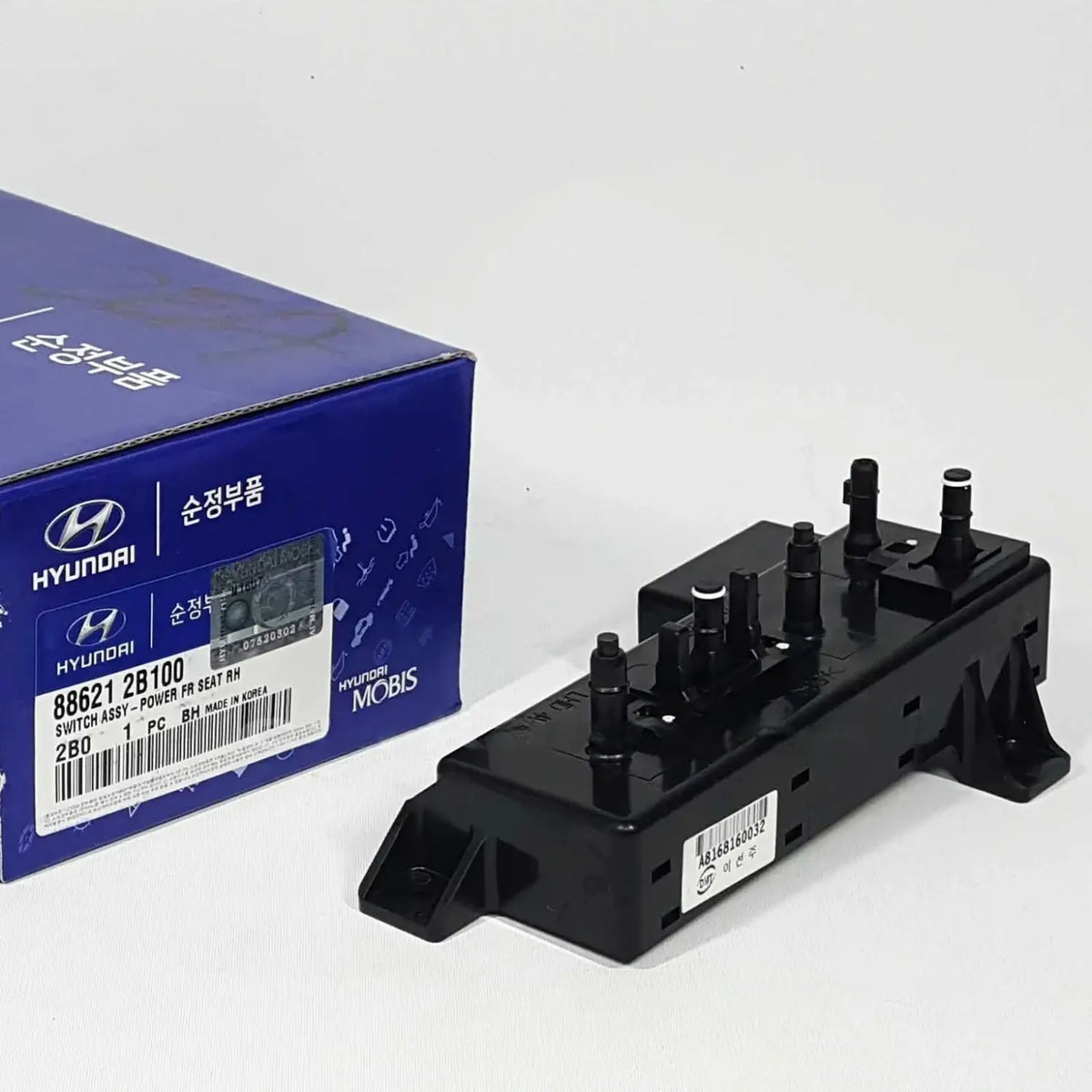 Genuine 886212B100 Power Seat Switch Front Right Side HYUNDAI SANTA FE 2005-2012