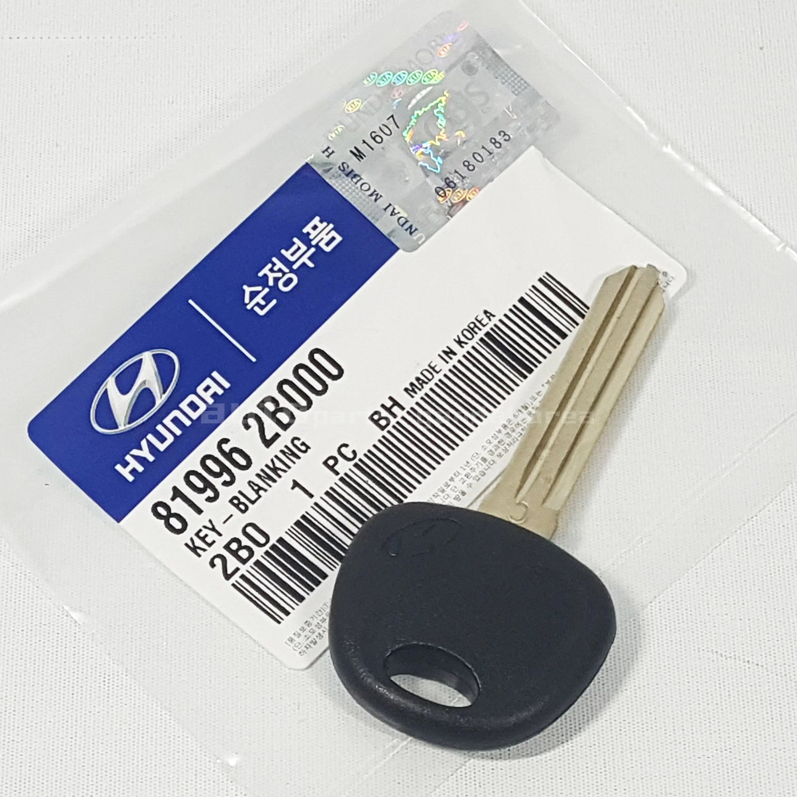 Genuine 819962B000 Uncut Blank Key For Hyundai Santa Fe 2006-2014